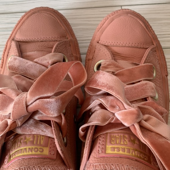 Converse All Star pink leather velvet laces with all same color souls - Picture 5 of 9